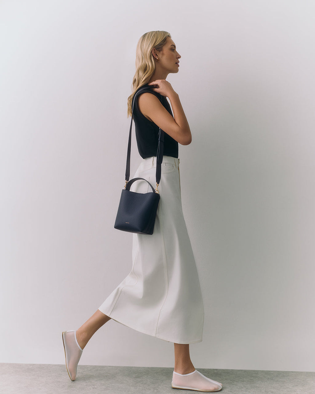 Mini Linea Bucket Bag